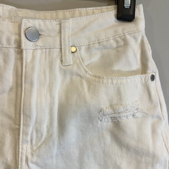 NWOT BP Ripped‎ White Denim Shorts (25) - Picture 3 of 8